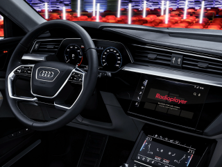 UX redesign and testing of an in-car radio app